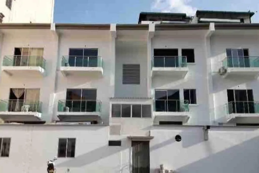 Apartamento 202-APARTAESTUDIO GRANADA CON VISTA A LA Montaña Cali
